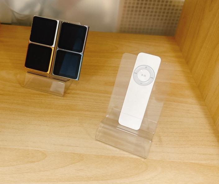 ��ꂽiPhone�Ɠd�Ԃɗh���1����